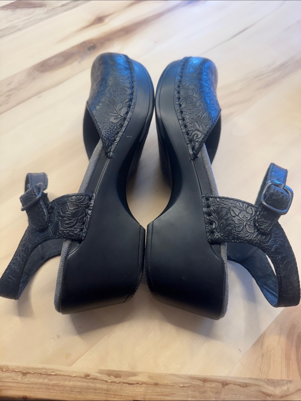 Dansko NEW Black Sam Embossed Floral 39 US 8.5 -9 - Picture 3 of 6
